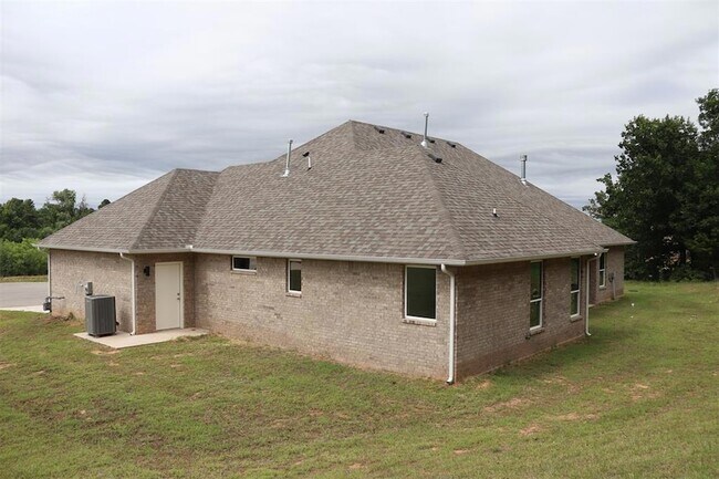 Building Photo - 17876 Salem Rd