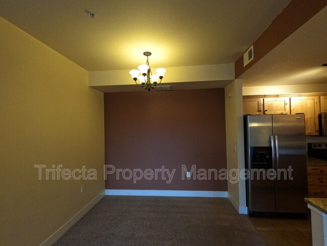 Building Photo - 2445 Windrow Dr