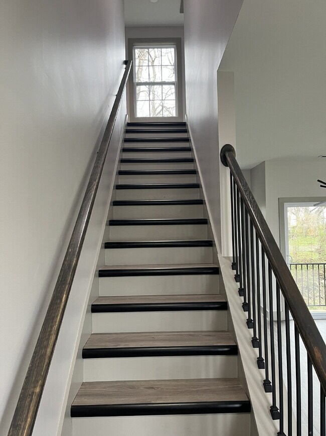 Building Photo - 2922 Painted Pony Dr