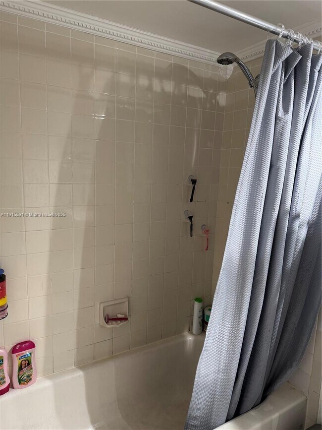 Building Photo - 18360 Mediterranean Blvd