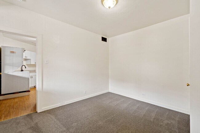 Building Photo - 129 S 18th St