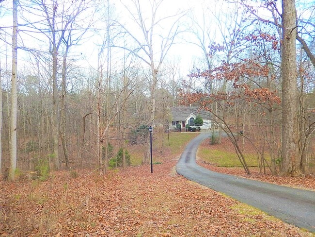 Building Photo - 6610 Lipscomb Dr