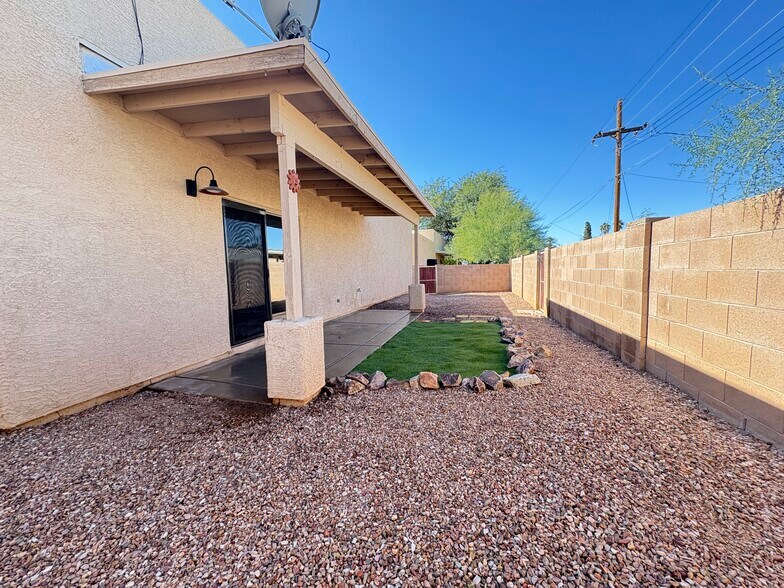 Building Photo - 8519 E Seabury Ct