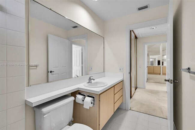 Building Photo - 2904 Pin Oak Ct