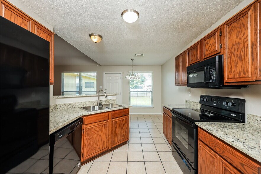 Building Photo - 2717 Bent Brook Dr