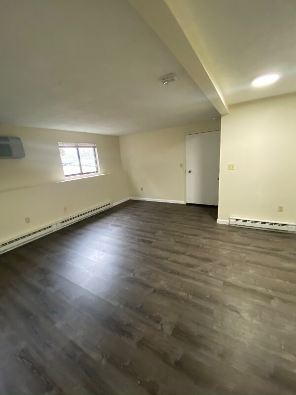 Building Photo - 310 Thompson Rd