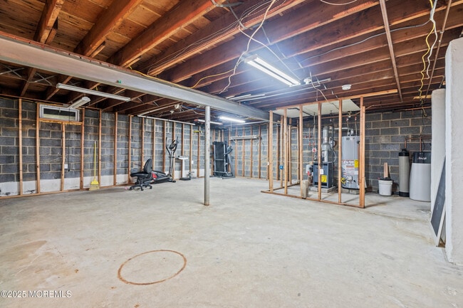 Building Photo - 351 Hollywood Ave