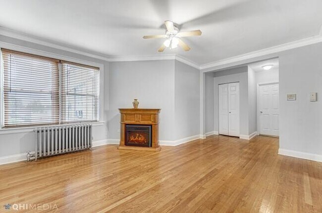 Building Photo - 2419 N Oak Park Ave