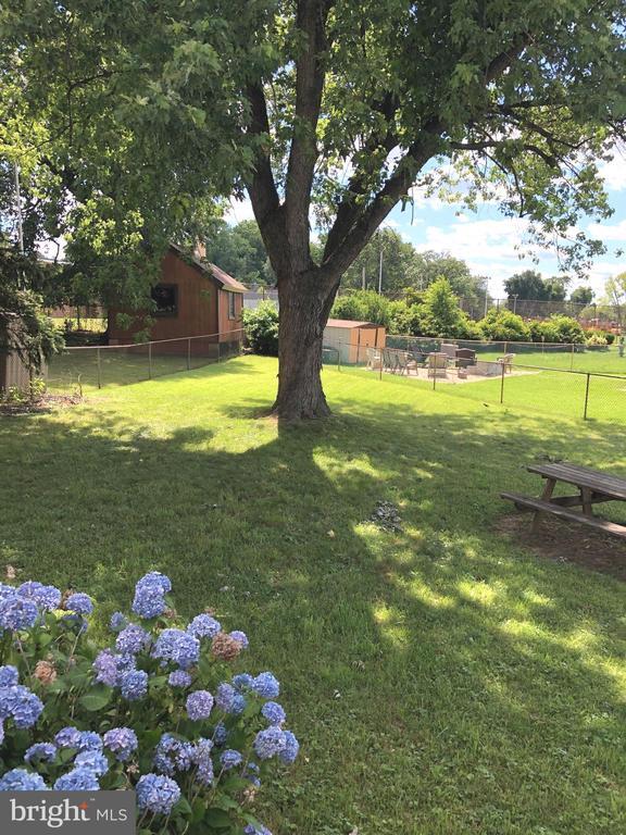 Building Photo - 3601 Nanton Pl