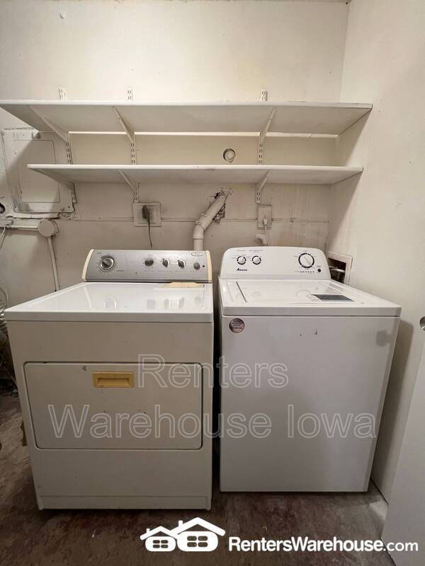 Building Photo - 917 Maury St