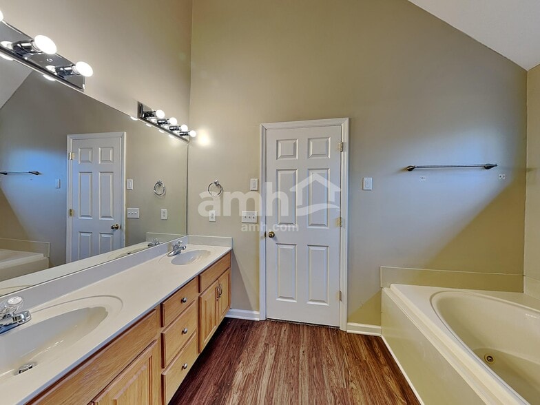 Building Photo - 5224 Ridgefalls Way