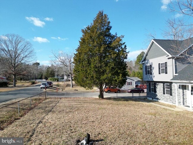 Building Photo - 40750 King Dr