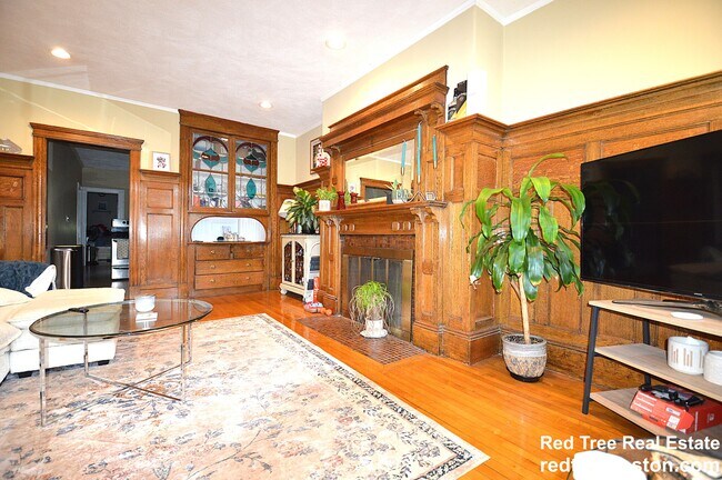 Primary Photo - 1793 Beacon St