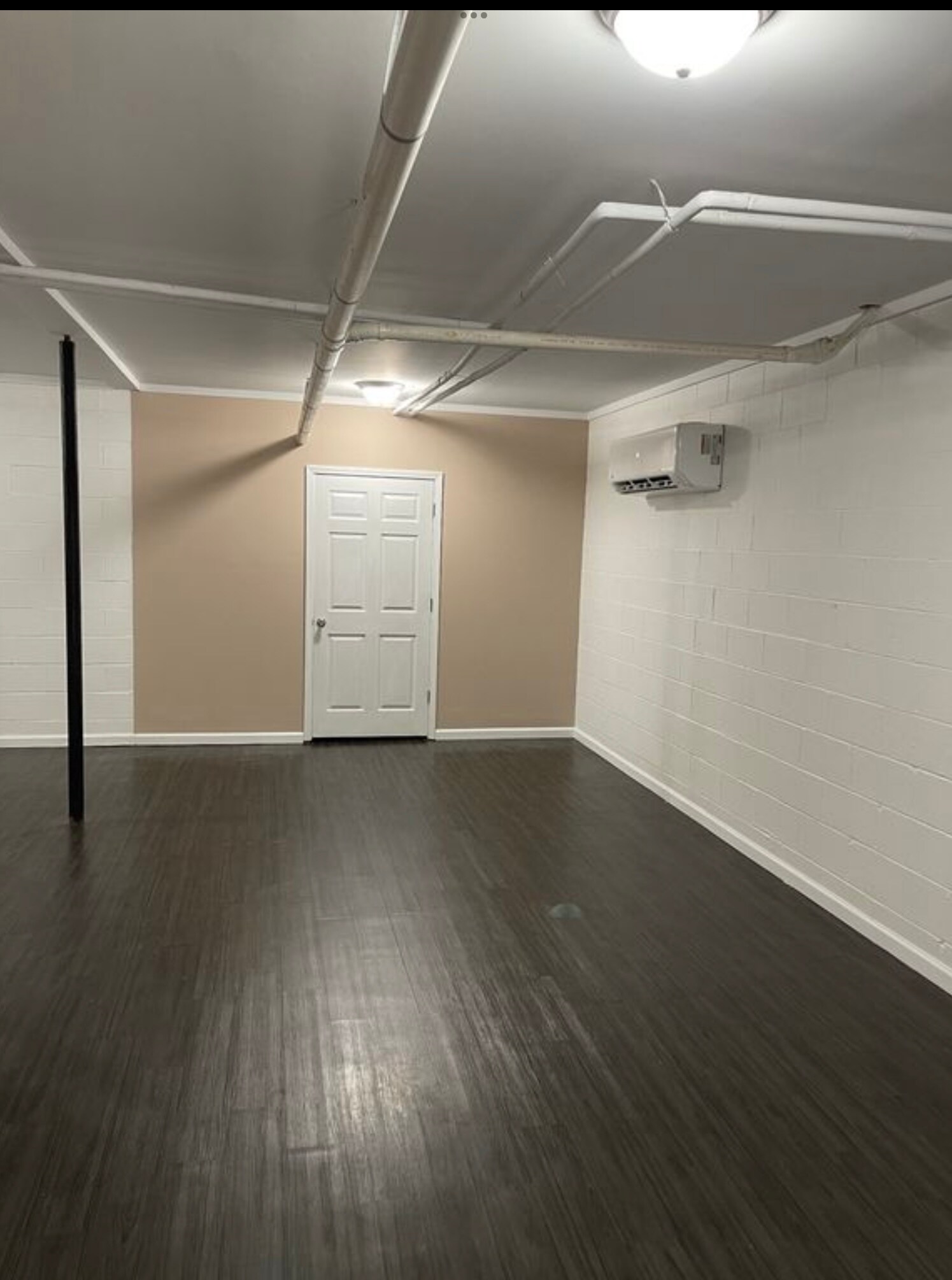 Building Photo - 1053 Red Apple Ct