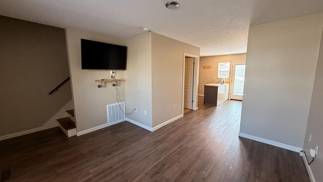 Building Photo - 262 Bradford Square