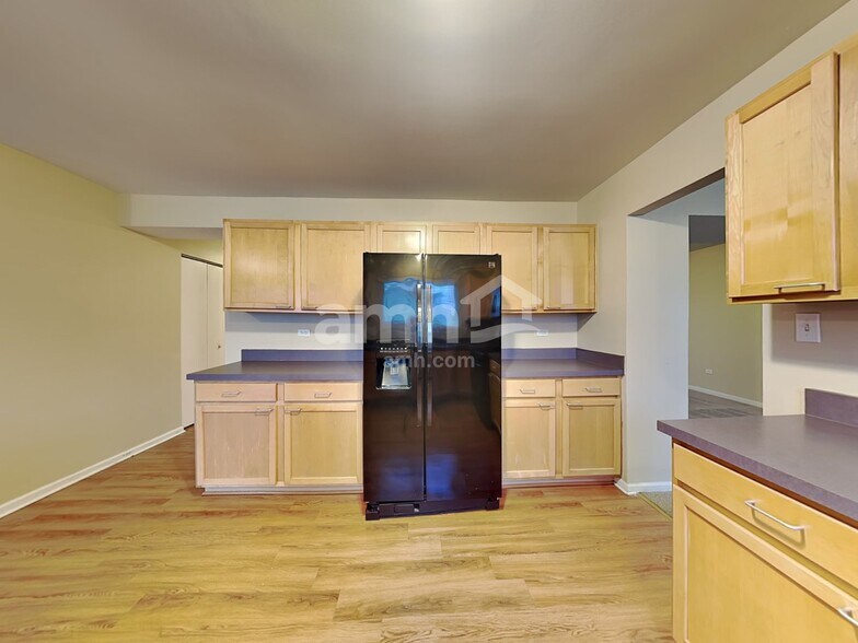 Building Photo - 7003 Pyramid Dr