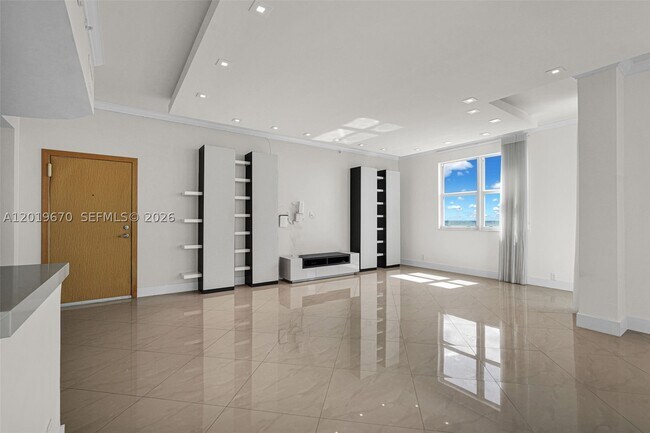 Building Photo - 3001 S Ocean Dr