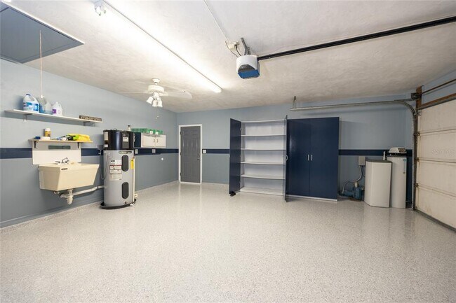 Building Photo - 923 Sand Crest Dr