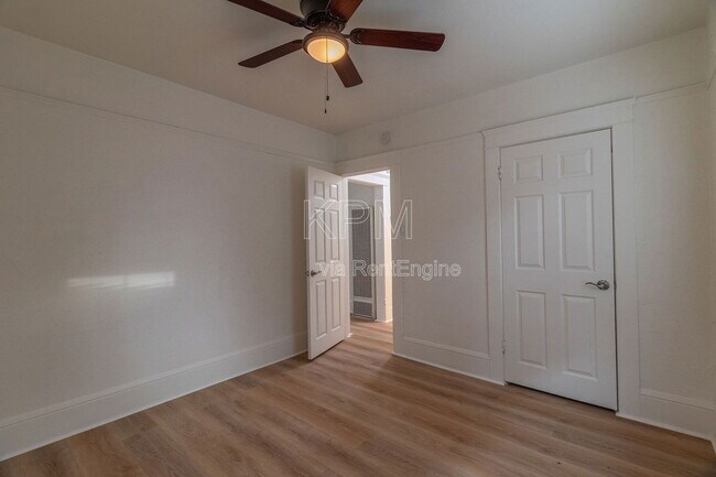 Building Photo - 444 E Sonoma Ave