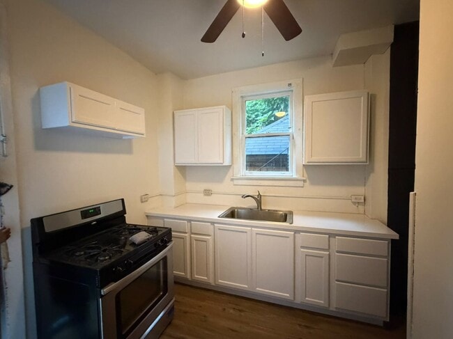 Building Photo - 7307 Idlewild St