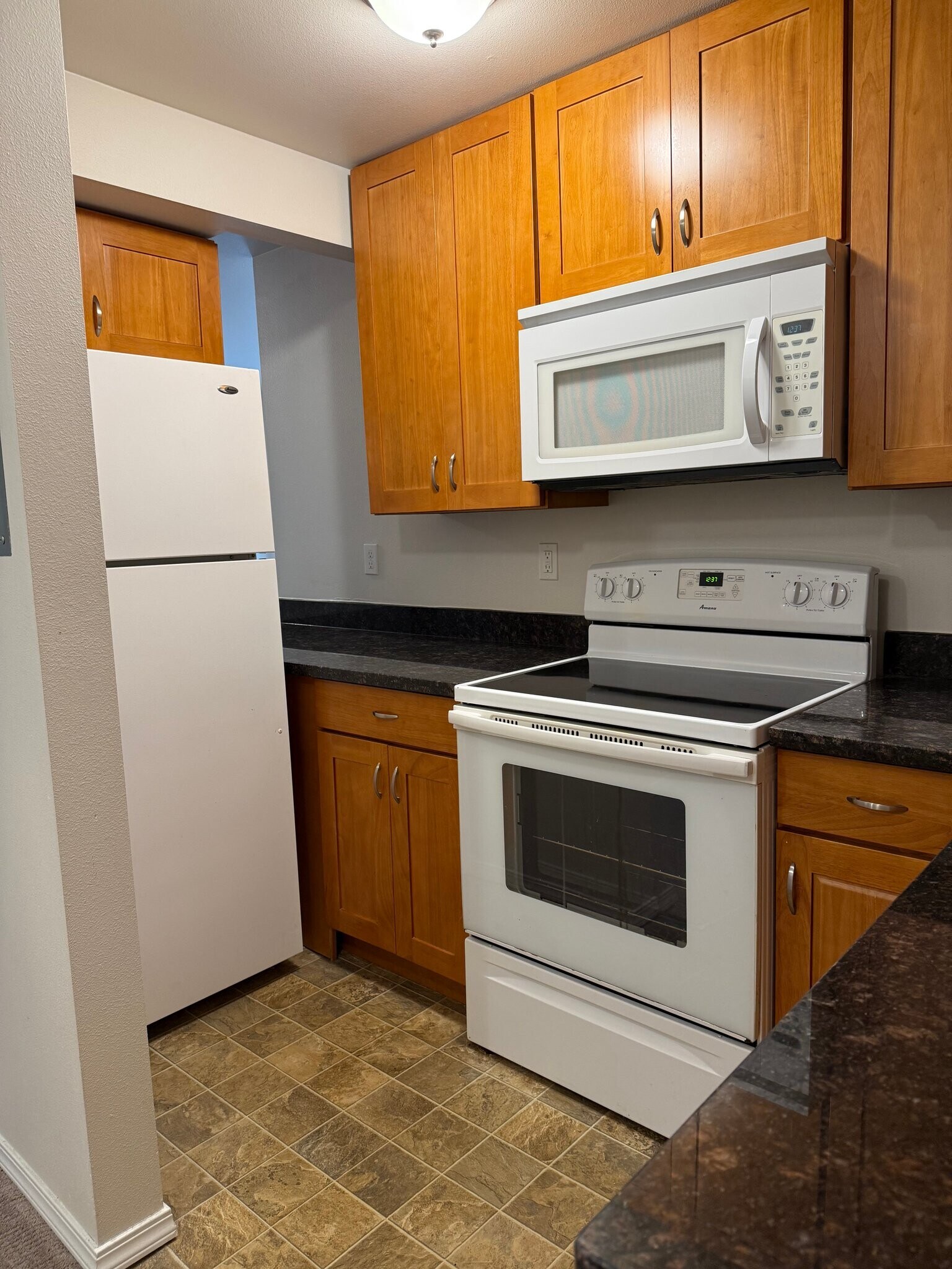Building Photo - 8532 Phinney Ave N
