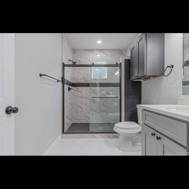 Building Photo - 210 N San Jacinto St