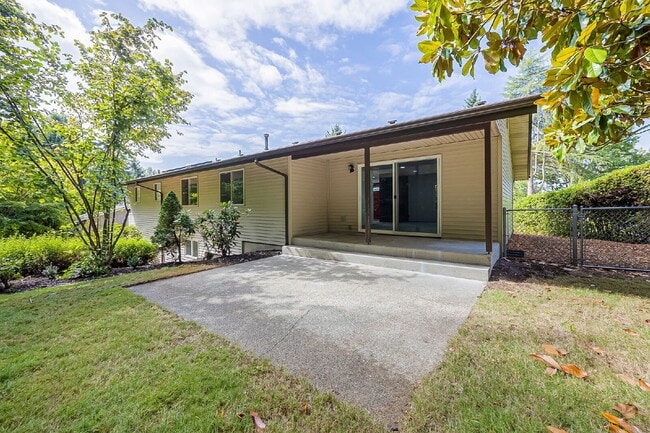 Building Photo - 13918 SE 23rd St