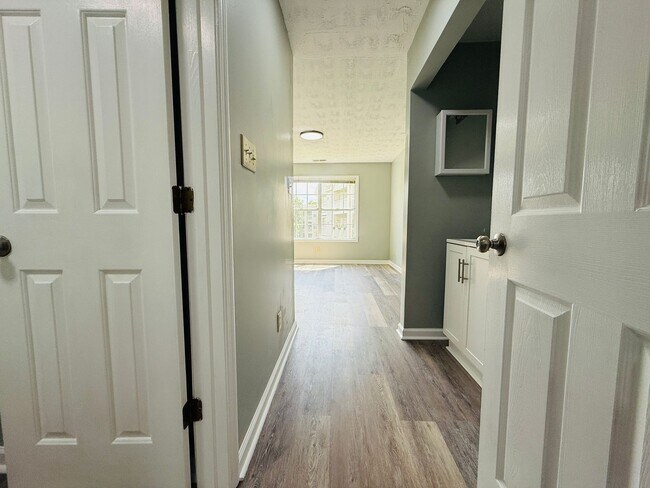 Building Photo - 6709 Preston Woods Unit 8~ Newly Renovated...