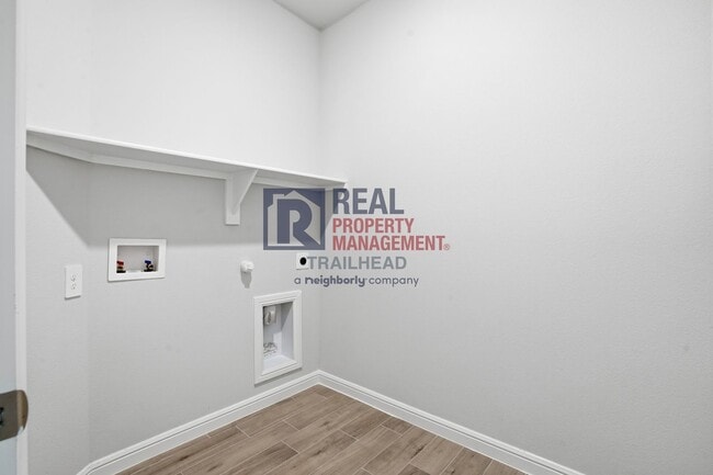 Building Photo - Functional Open-Concept Home in a Convenient Location