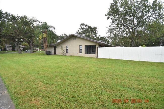 Building Photo - 1455 Ridgelane Cir S