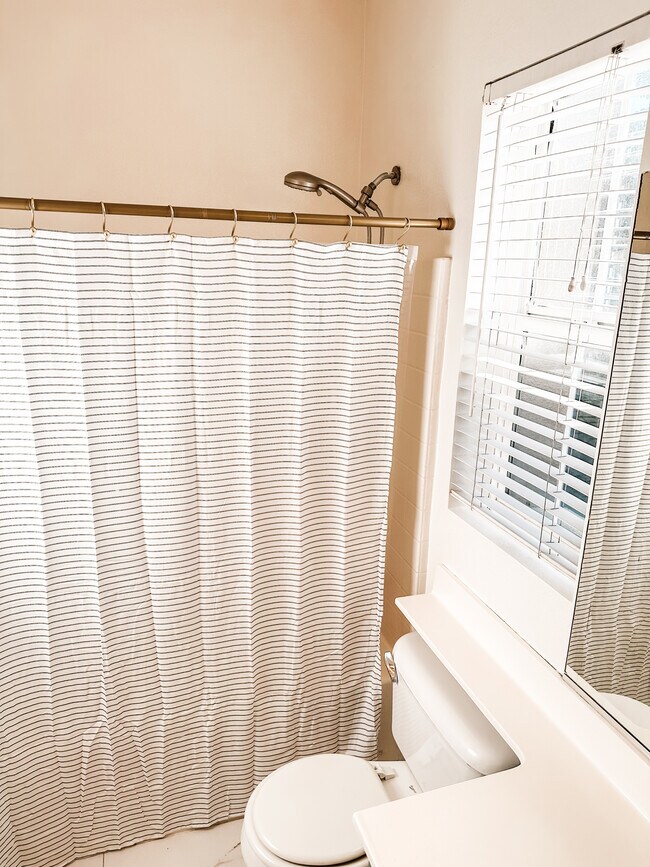 Building Photo - 2744 Crown Ridge Rd