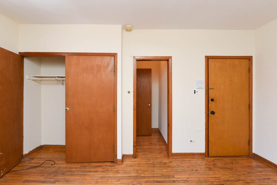 Building Photo - 2851 N Orchard St