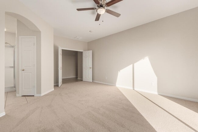 Building Photo - 14625 W Amelia Ave