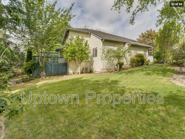Building Photo - 320 NW 163rd Pl