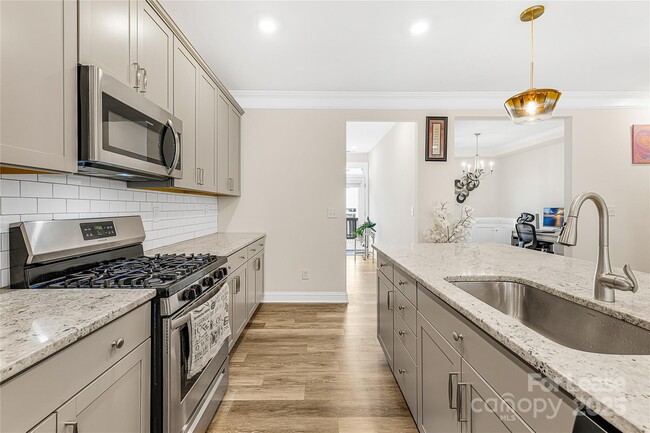 Building Photo - 10252 Glenmere Crk Cir
