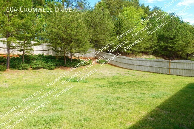 Building Photo - 604 Cromwell Dr