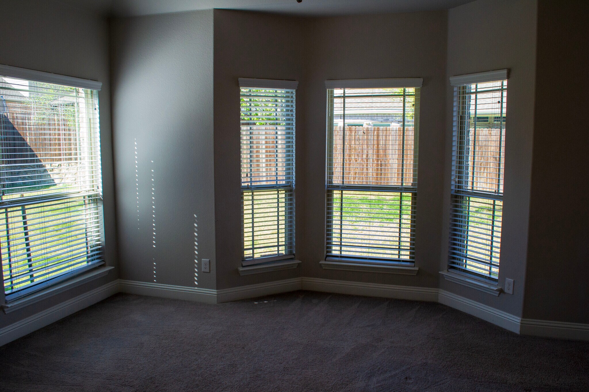 Building Photo - 1421 Baynes Dr