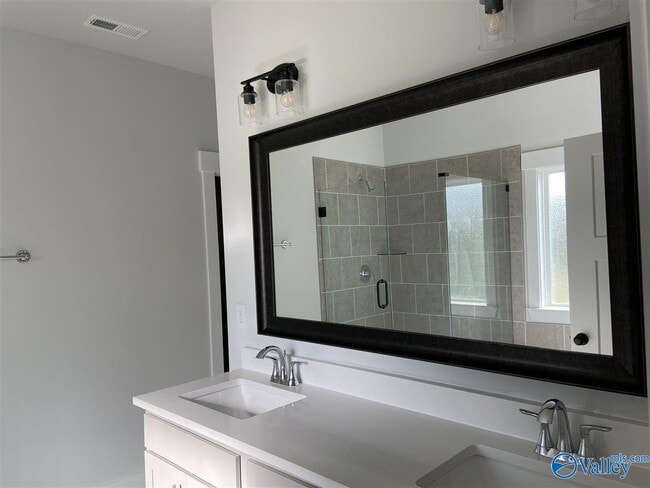 Building Photo - 440 Legend Oak Way SW