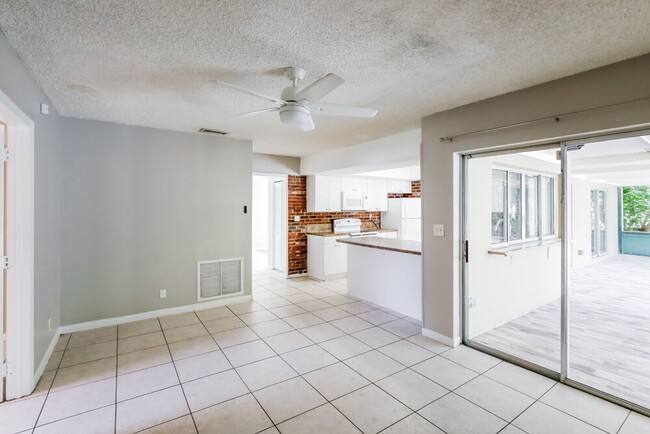 Building Photo - 7401 NW 84th St