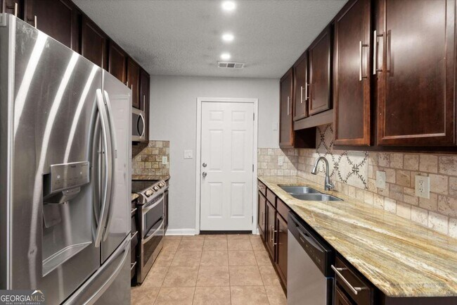 Building Photo - 2172 Park Terrace