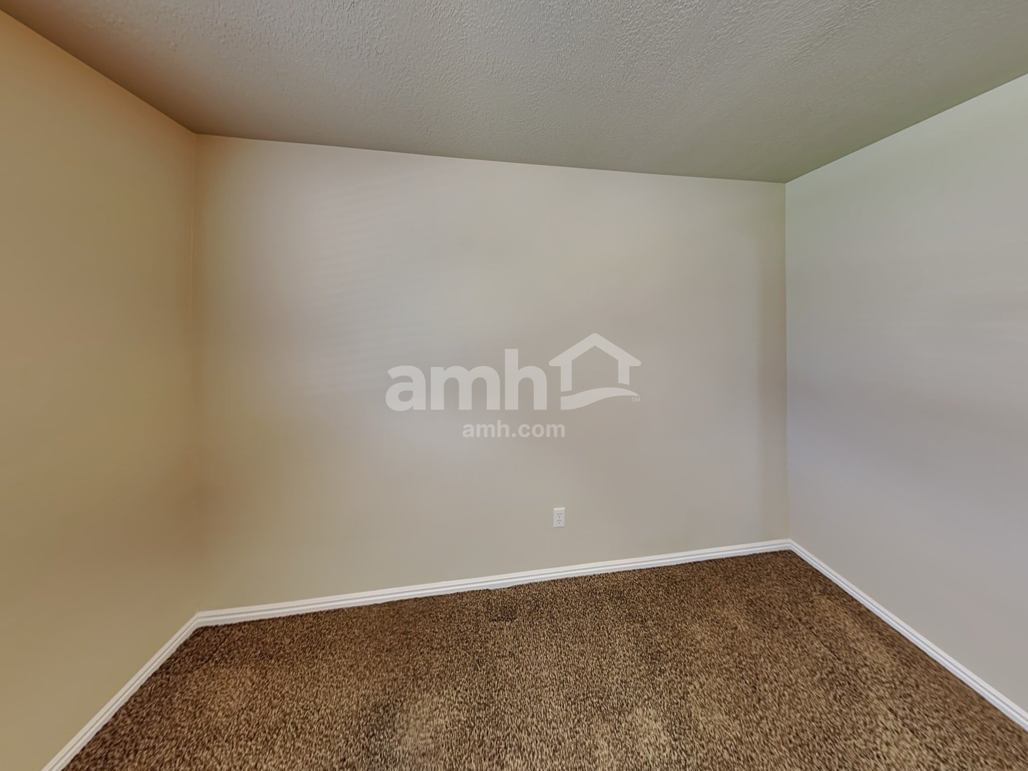 Building Photo - 747 N 600 W