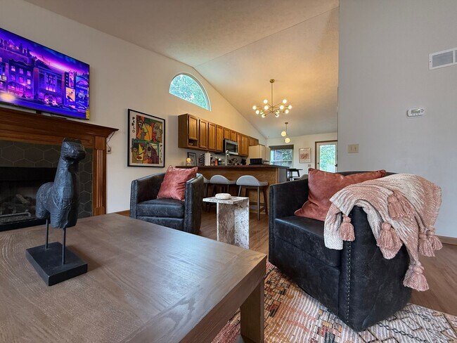 Building Photo - 9736 Flagstone Way