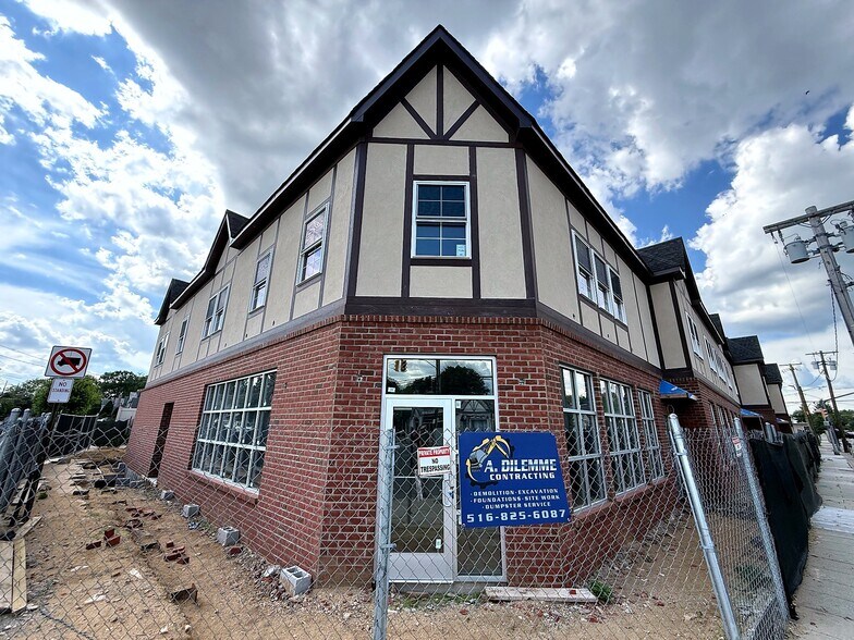 Building Photo - 41 Covert Ave