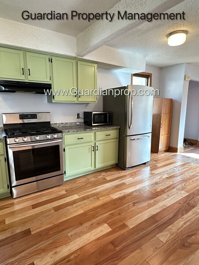 Building Photo - 4147 Snelling Ave