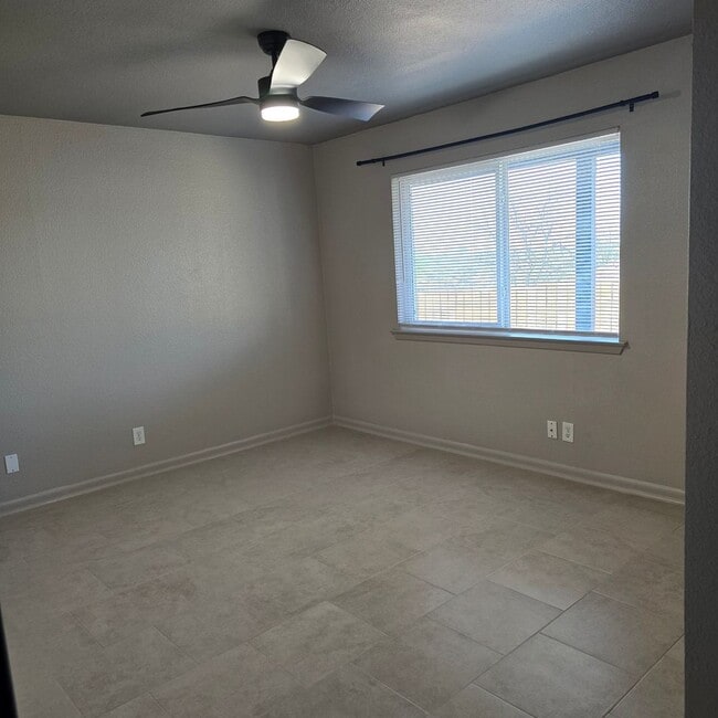 Building Photo - 5367 Wonder Dr