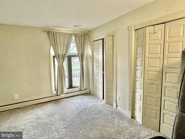 Building Photo - 301 Browning Ln