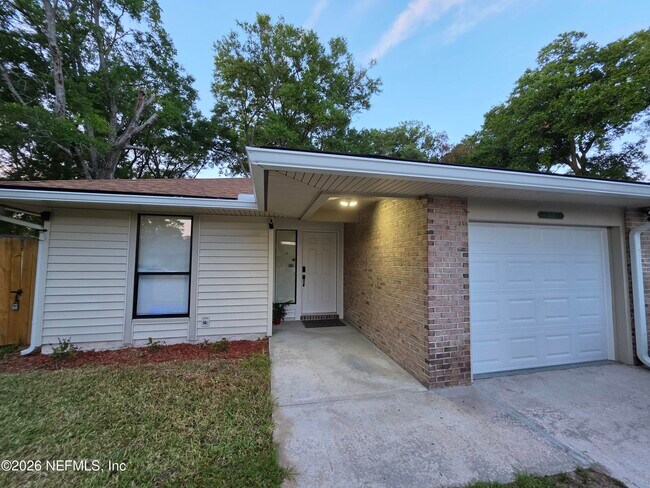 Building Photo - 7411 Colony Cove Ln