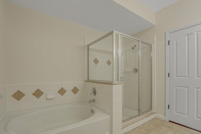 Building Photo - 826 Dakota Dr