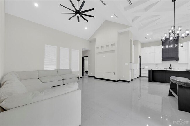 Building Photo - 4610 Vikings Dr