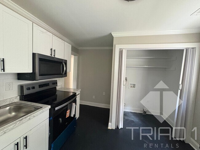 Building Photo - Freshly Renovated Homes in a Charming High...
